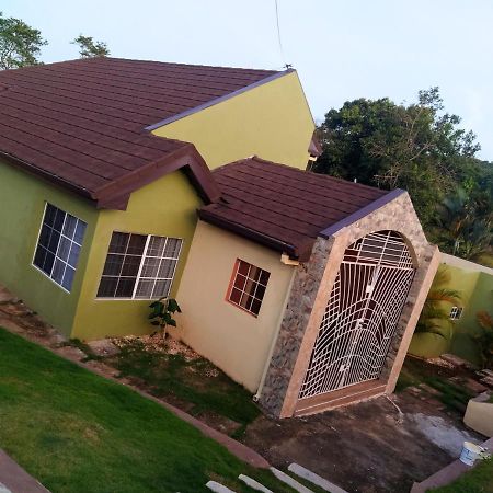 Gables Vacation Rentals With Private Gated Parking Onsite Knockpatrick Экстерьер фото