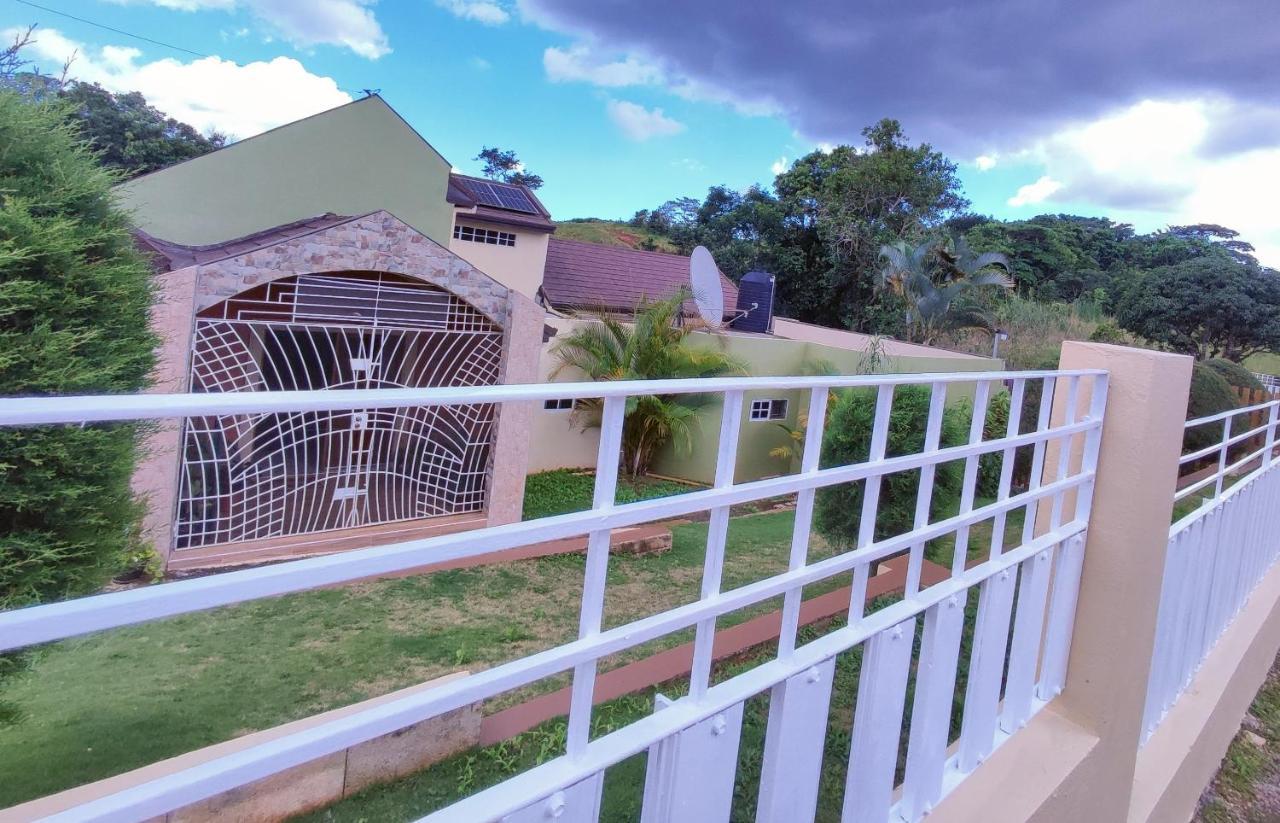 Gables Vacation Rentals With Private Gated Parking Onsite Knockpatrick Экстерьер фото