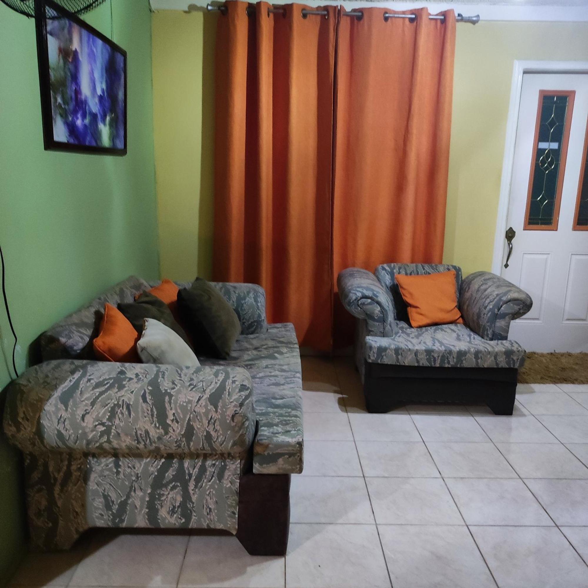 Gables Vacation Rentals With Private Gated Parking Onsite Knockpatrick Экстерьер фото