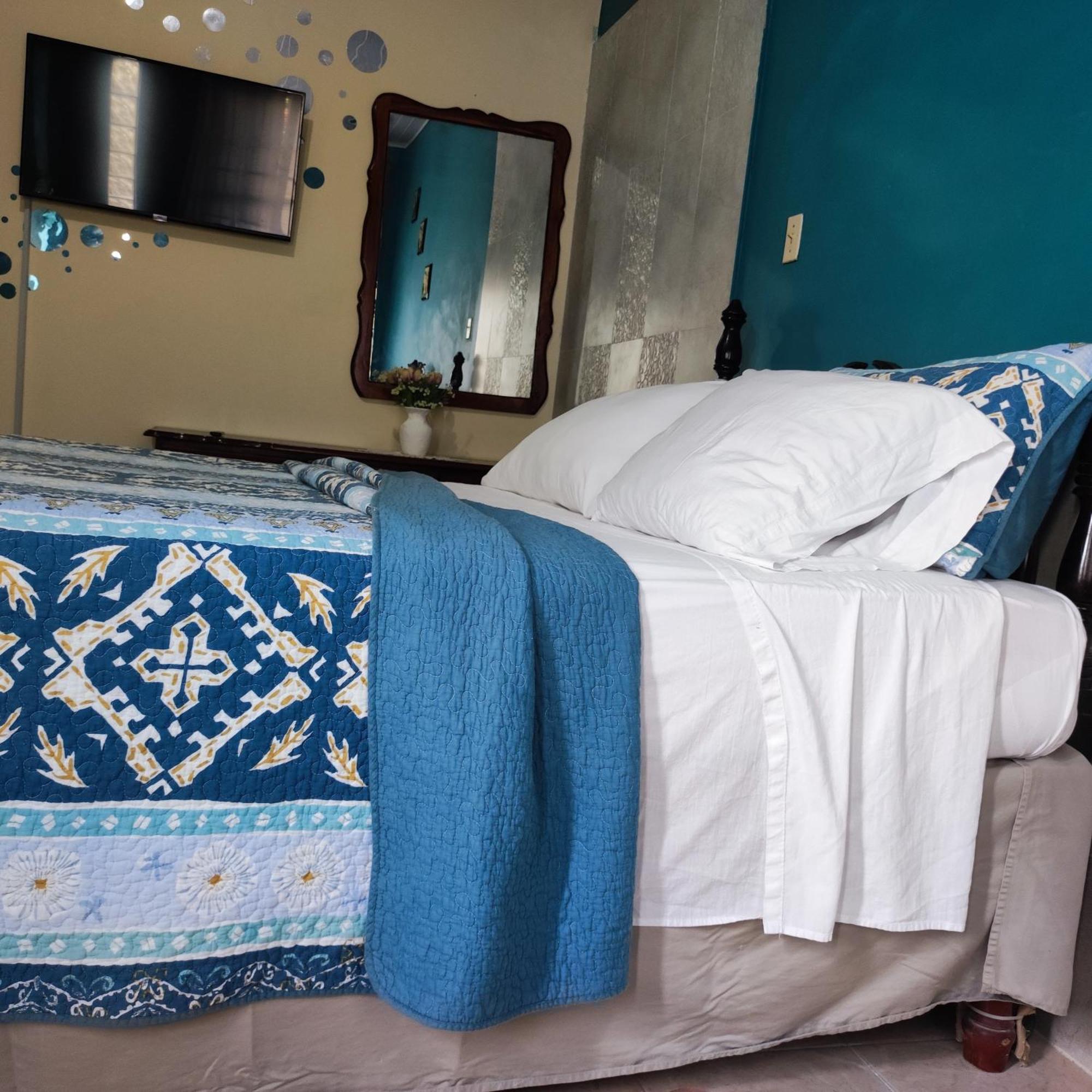 Gables Vacation Rentals With Private Gated Parking Onsite Knockpatrick Экстерьер фото
